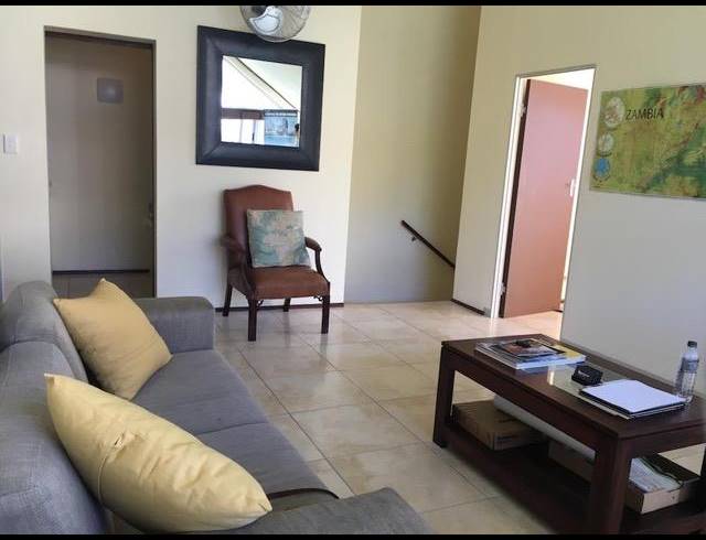 85M² OFFICE RENTED IN WESTLAKE